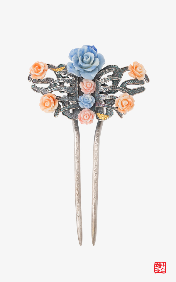 1537076 - 한복장신구 전통 은 공예) [나스첸카 NASCHENKA] 꽃 은 뒤꽂이_ 나비는 꽃을 달고 [나스첸카 NASCHENKA]
