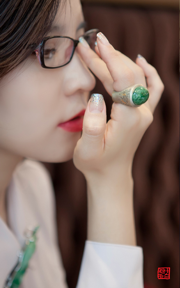10297 - [나스첸카 NASCHENKA] 대나무 꽃 _ jade 비취 반지 한복장신구 한복반지 원석반지 유니크한 볼드한 반지