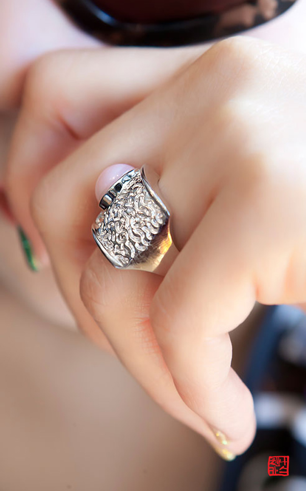 9724 - [나스첸카 NASCHENKA] 사랑은 눈으로 하는것 _ pink opal [실버 수공예 핑크 오팔 반지]