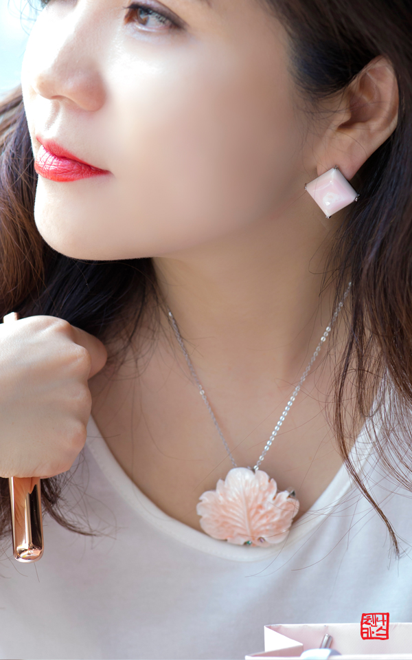 1219373 - [나스첸카 NASCHENKA] 단정한 콩크쉘 _ 콩크쉘 귀걸이 _ 자개 귀걸이 _ 원석 귀걸이