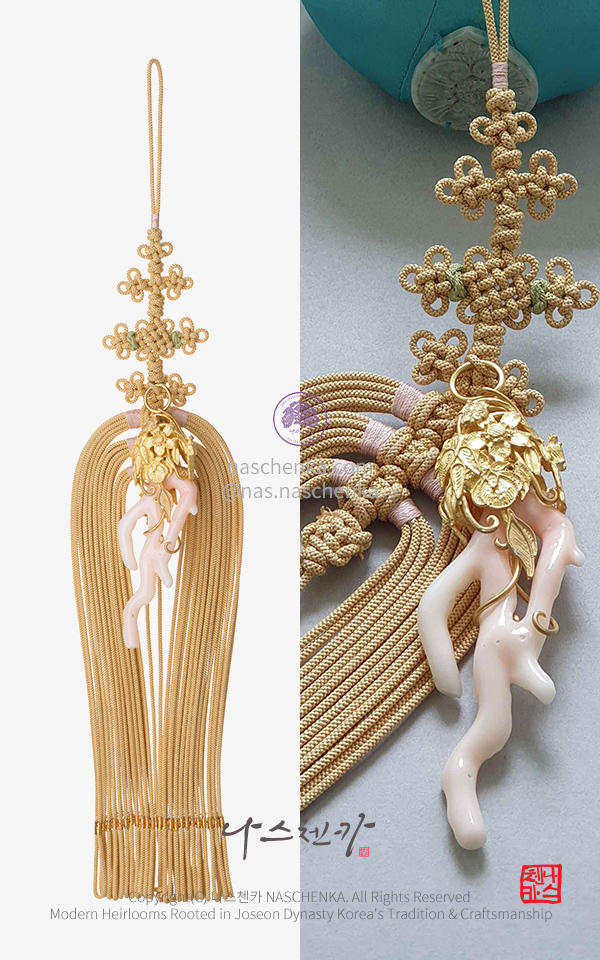 10957988 - 고급 전통 산호 노리개 [나스첸카 NASCHENKA] 무한지애 천연 심해 바닷속 고결한 천연 산호 가지 은 노리개 명주 낙지발 