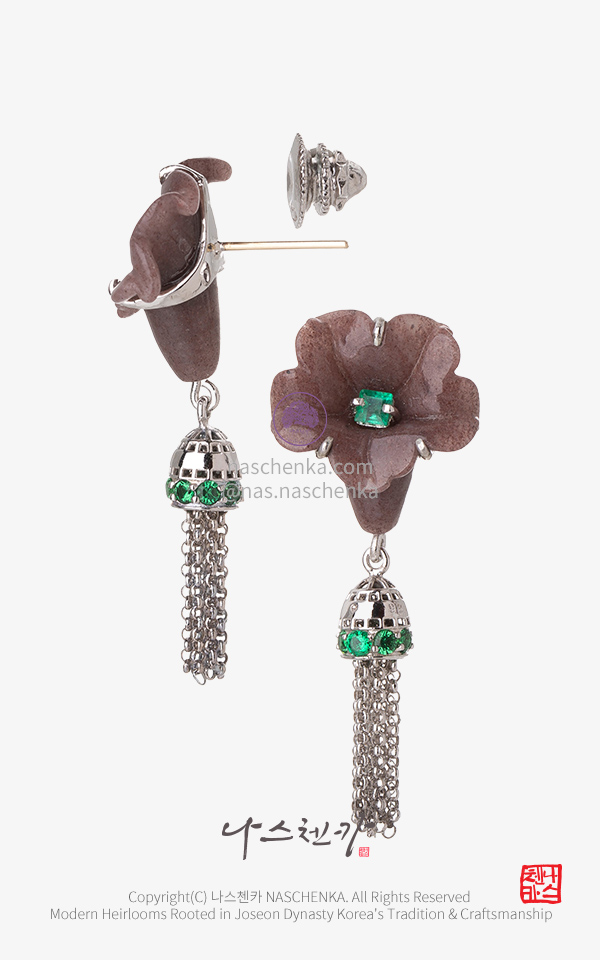 10958643 - 조선화 — 딸기수정 에메랄드 태슬 귀걸이 Joseon Hwa · Strawberry Quartz Emerald Tassel Earrings